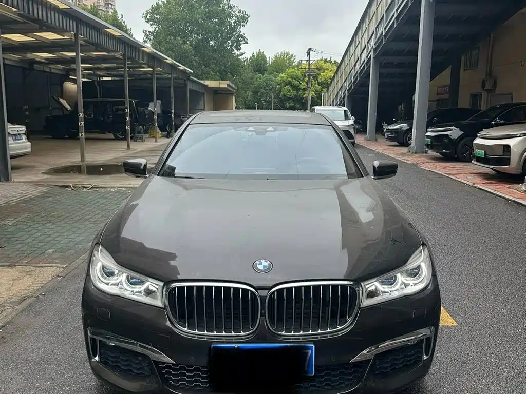 BMW 7 Series — фото 2
