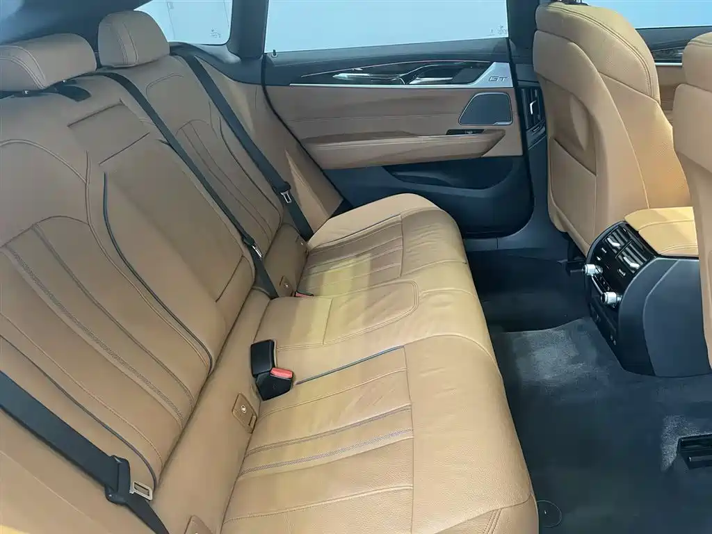 BMW 6 Series GT — фото 13