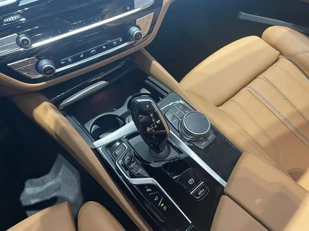 BMW 6 Series GT — фото 15