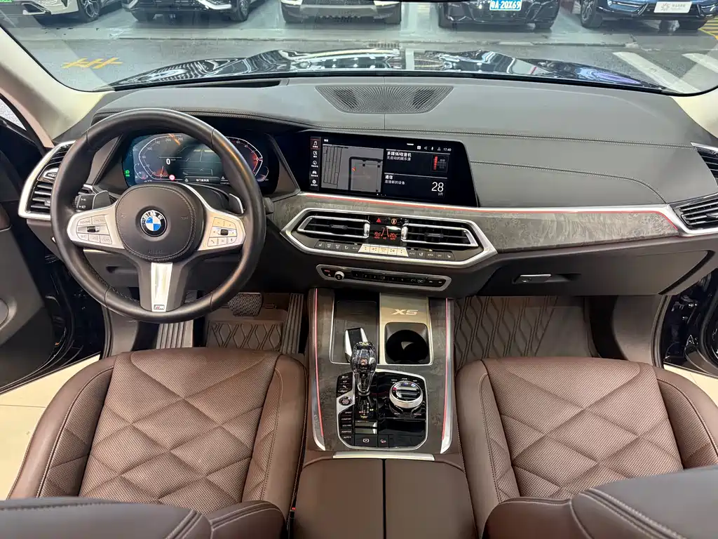 BMW X5 — фото 11