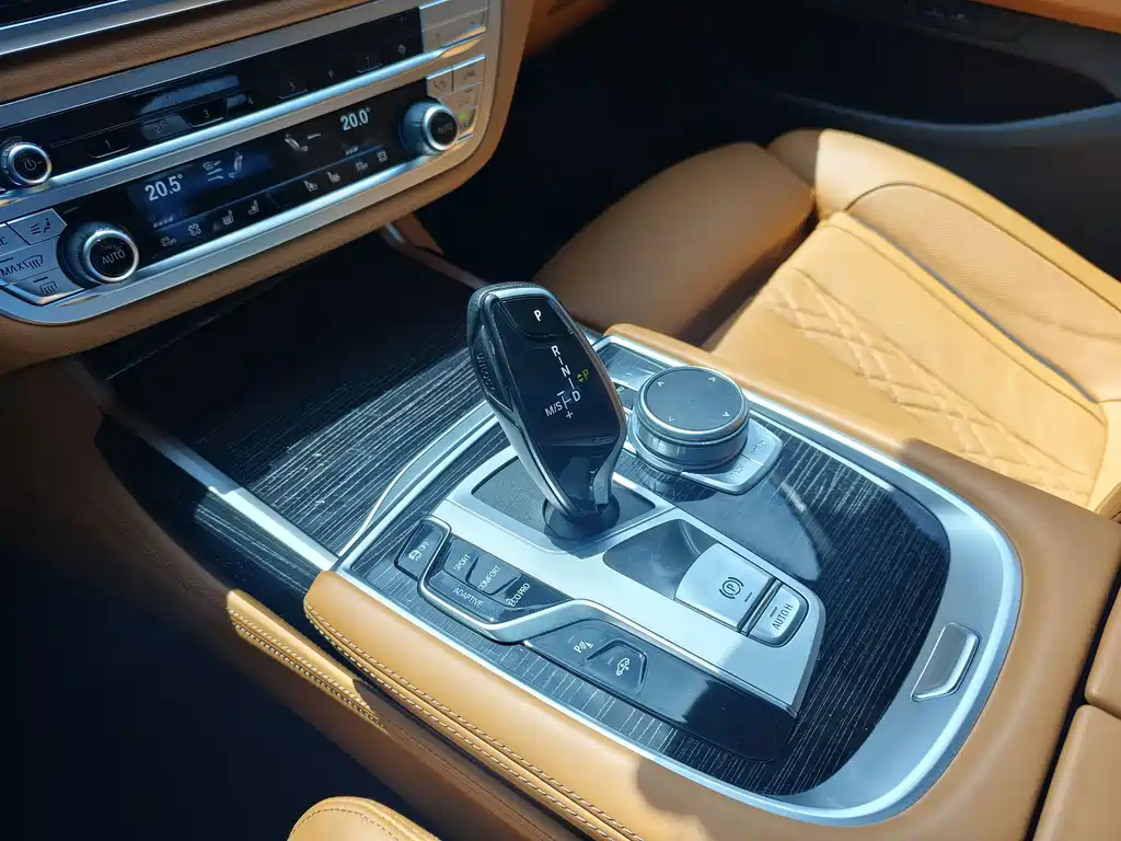 BMW 7 Series — фото 19