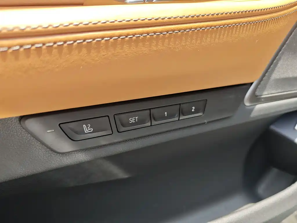 BMW 7 Series — фото 26
