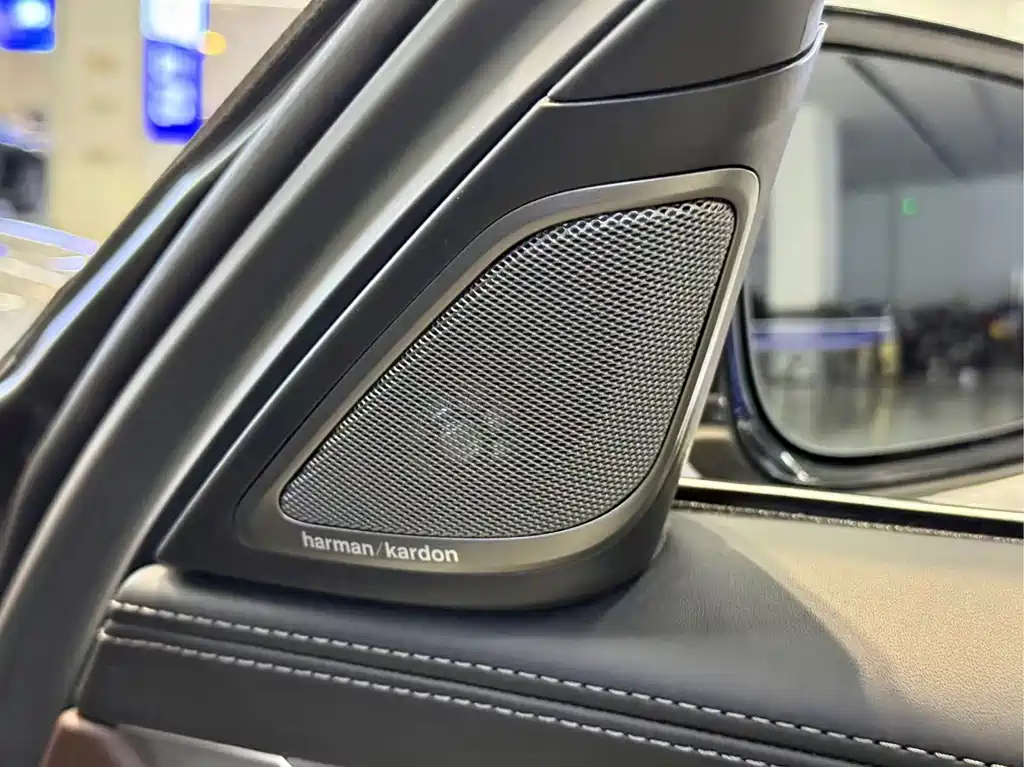 BMW 7 Series — фото 13