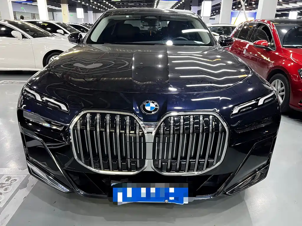 BMW 7 Series — фото 2