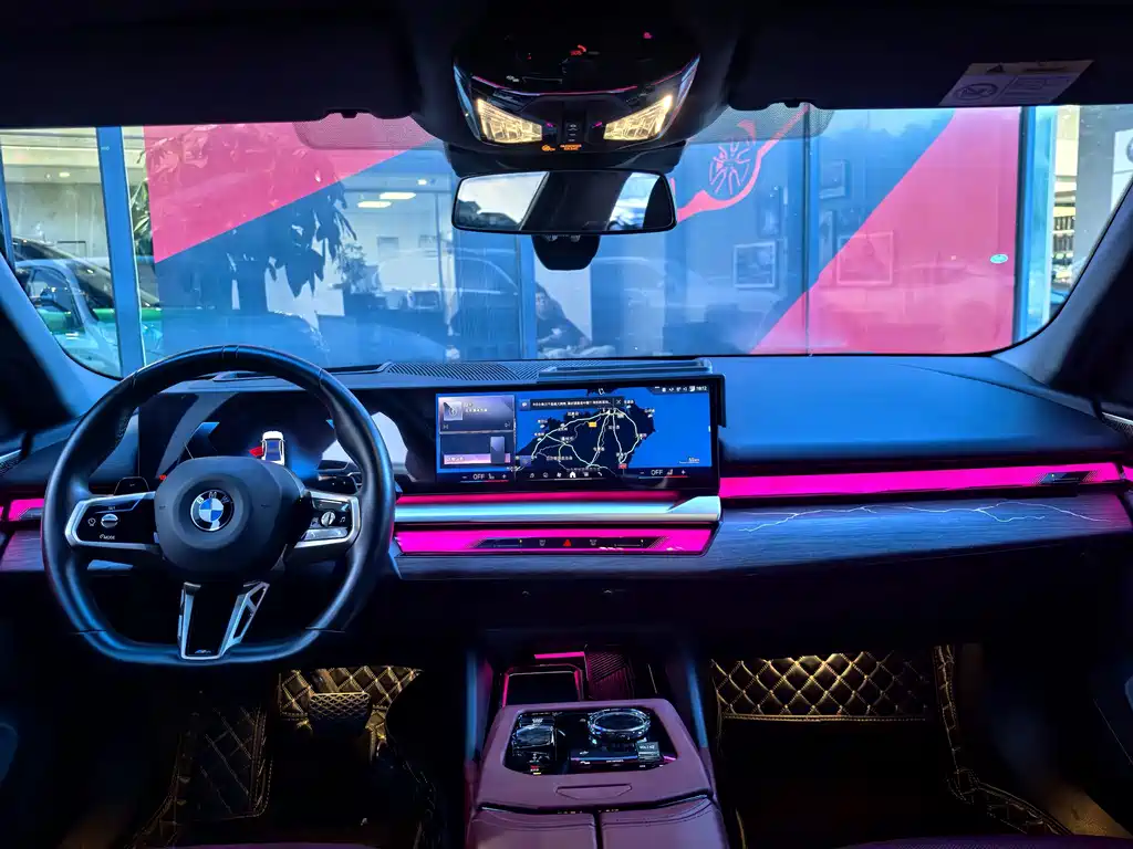 BMW 5 Series — фото 11