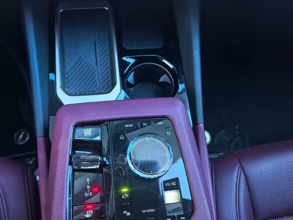 BMW 5 Series — фото 14