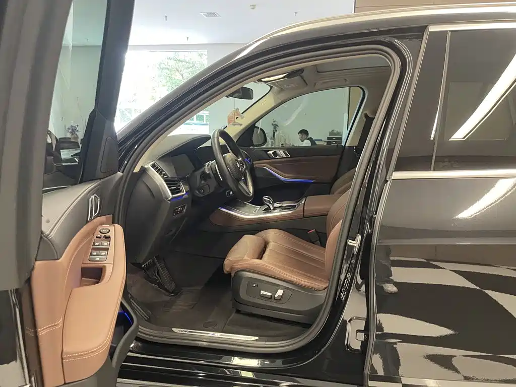 BMW X5 (Import) — фото 24