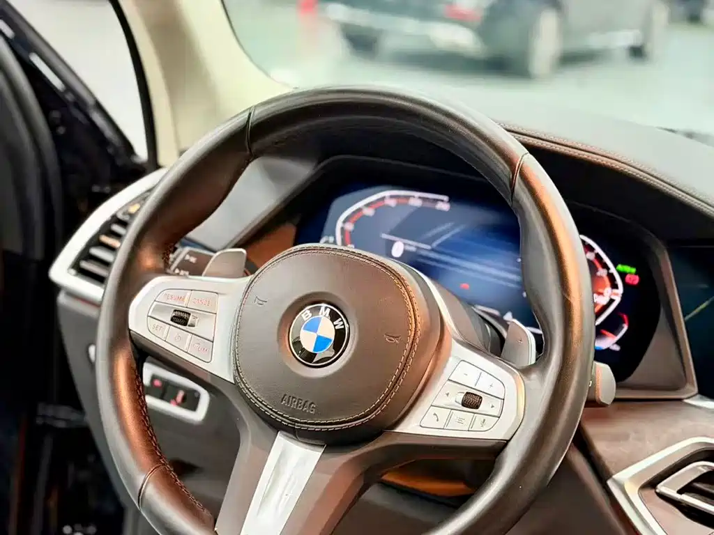 BMW X5 — фото 8