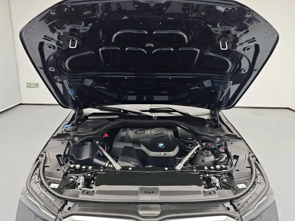 BMW 5 Series — фото 18