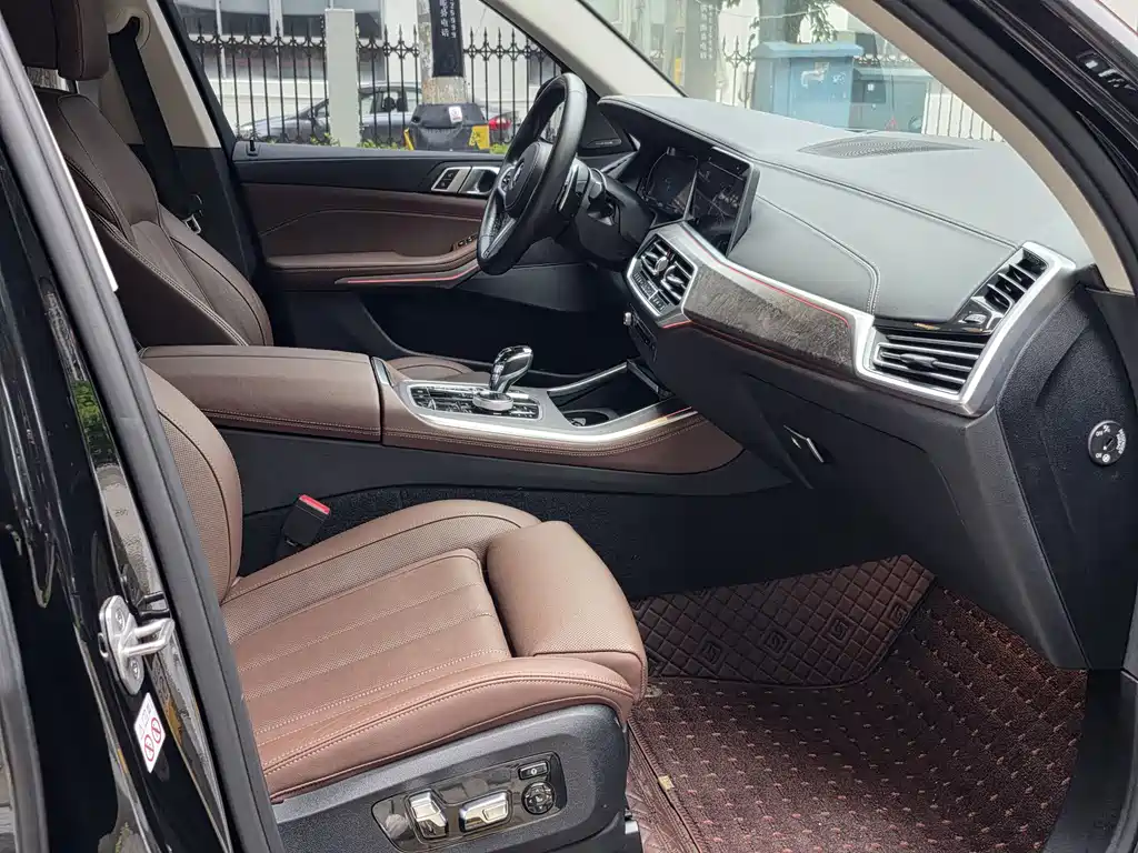 BMW X5 (Import) — фото 6