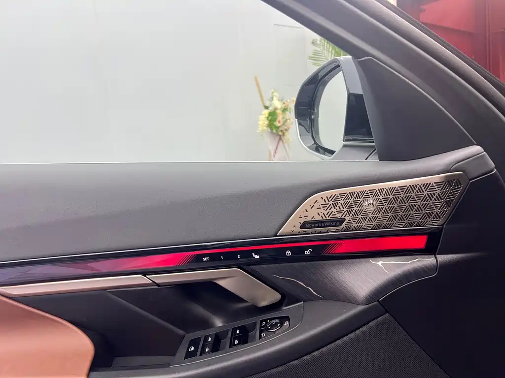 BMW 5 Series — фото 10