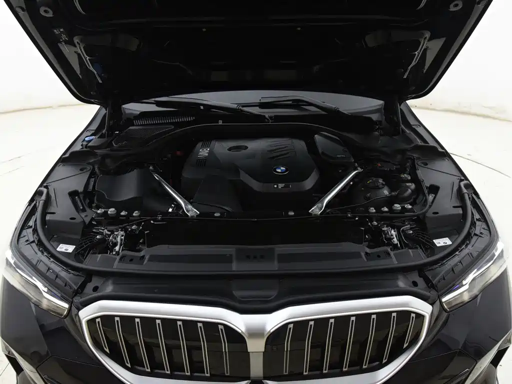 BMW 5 Series — фото 15