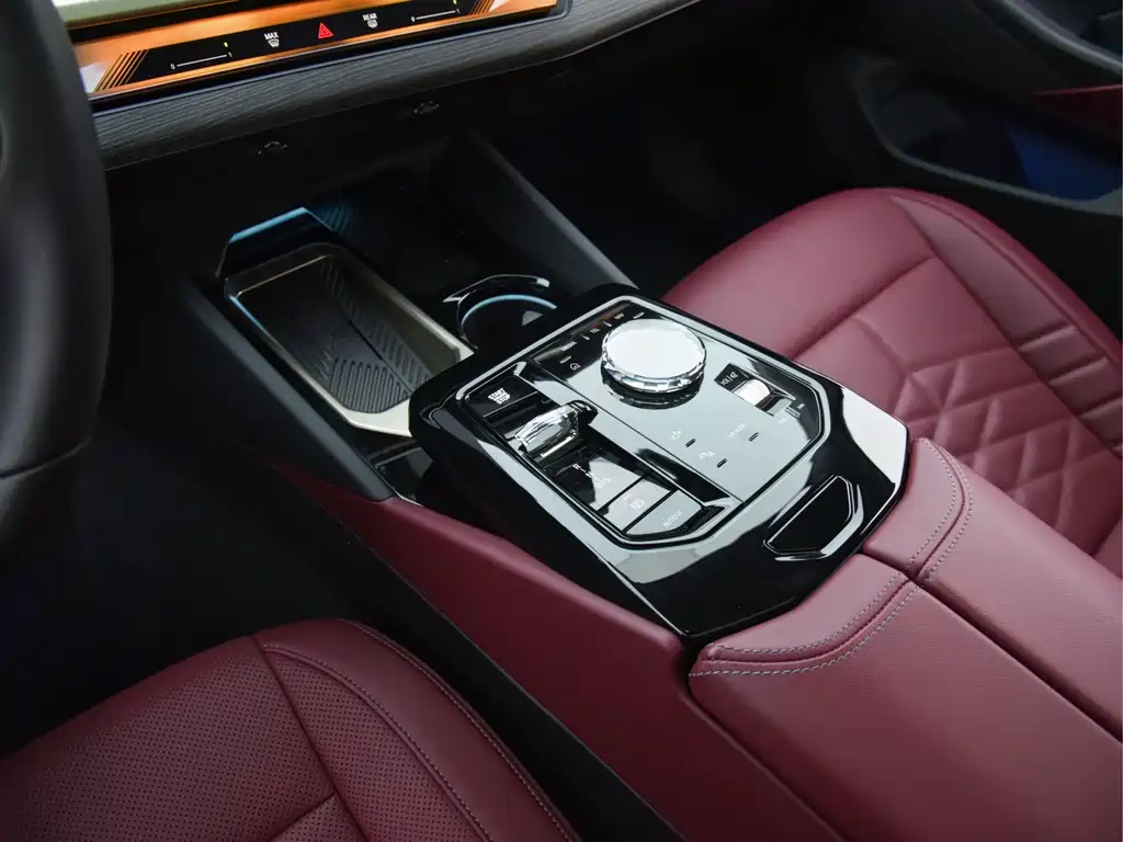 BMW 5 Series — фото 10