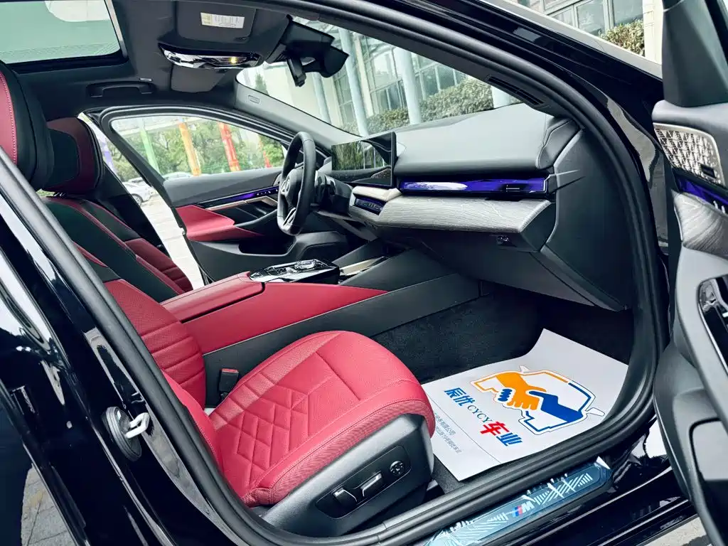 BMW 5 Series — фото 17