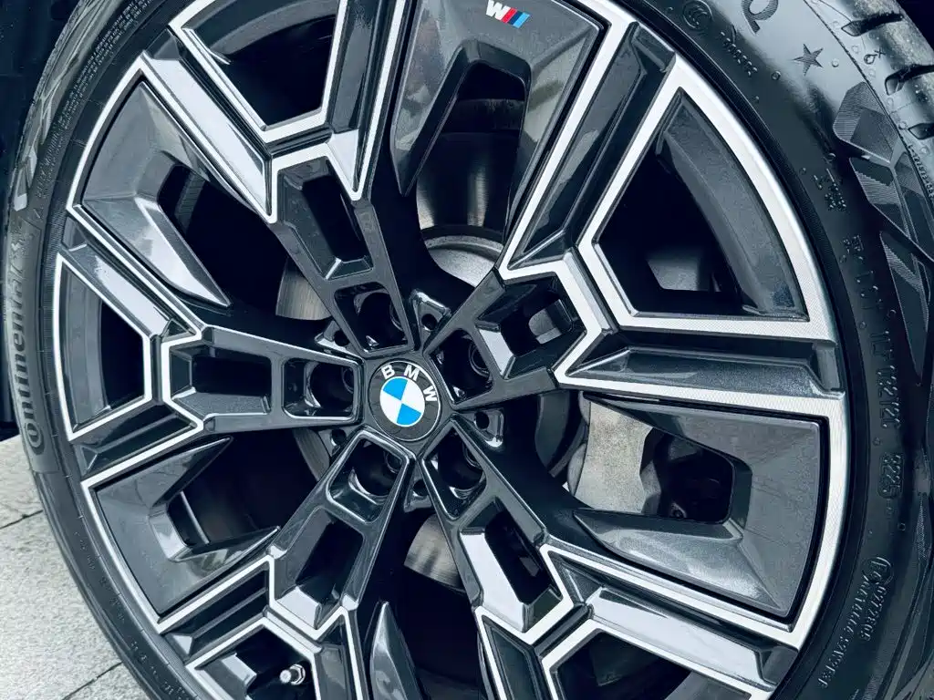 BMW 5 Series — фото 24