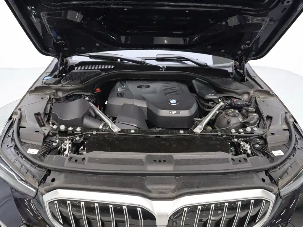 BMW 5 Series — фото 20
