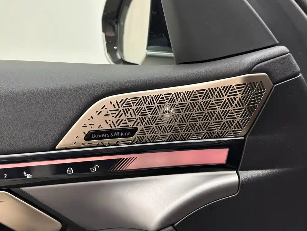 BMW 5 Series — фото 15