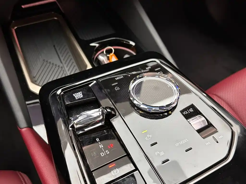 BMW 5 Series — фото 17