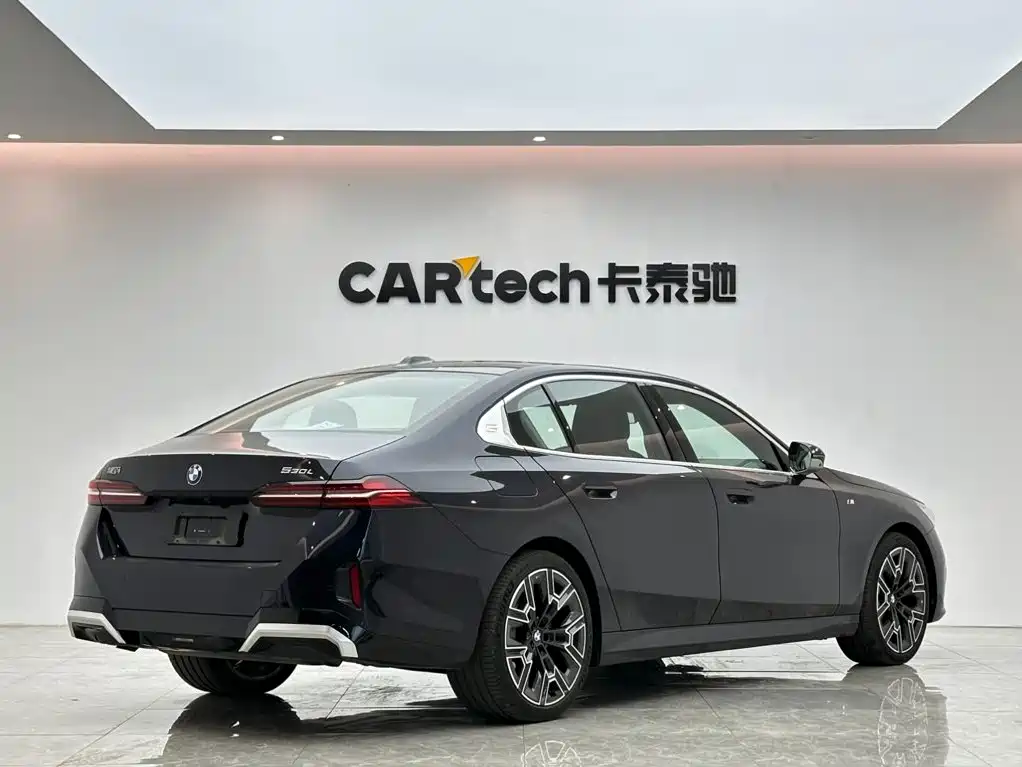 BMW 5 Series — фото 5