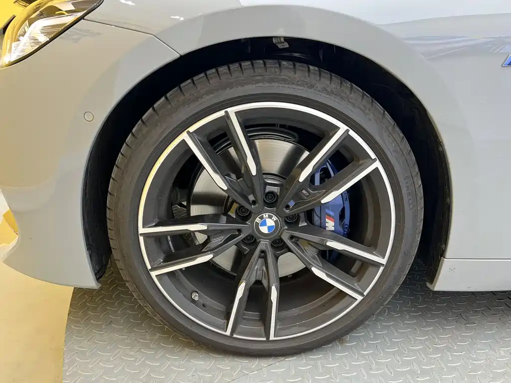 BMW M240i — фото 9