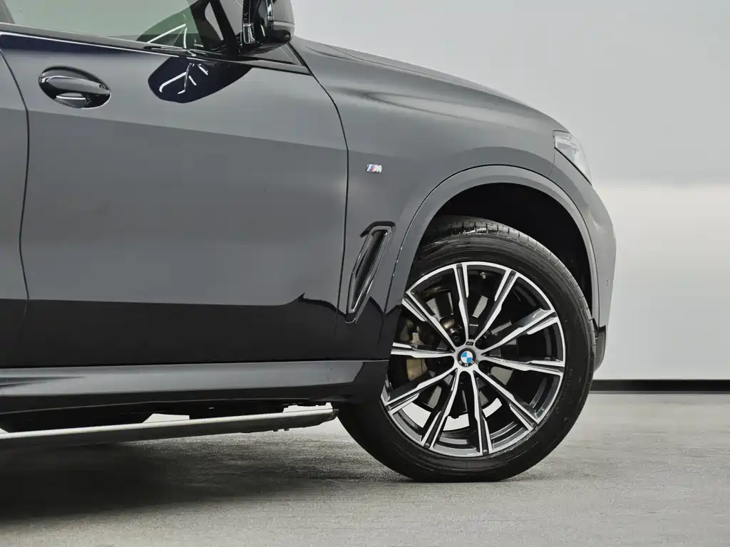 BMW X5 — фото 30