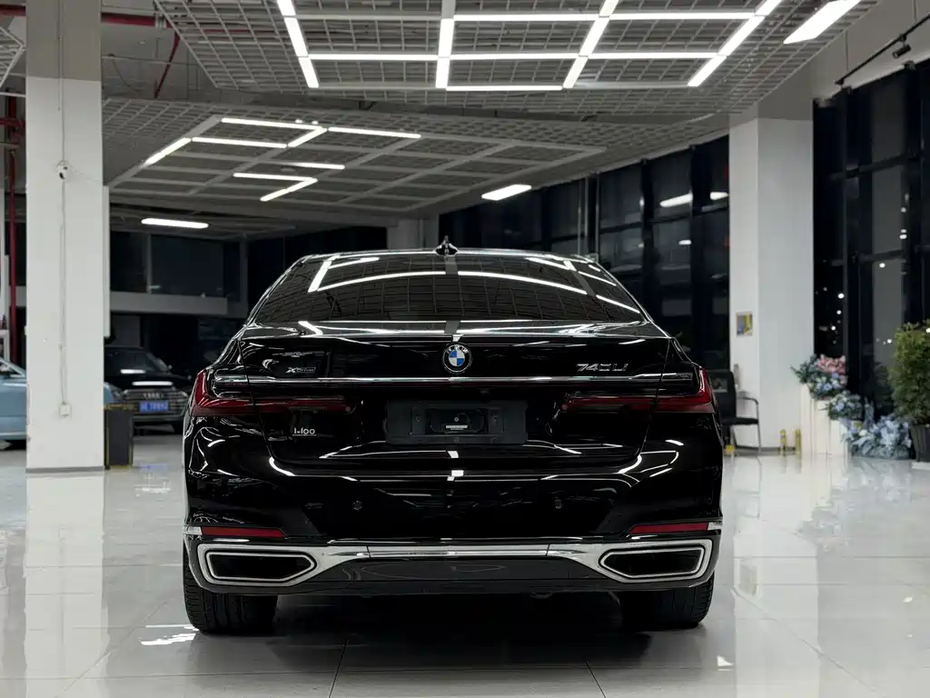 BMW 7 Series — фото 5