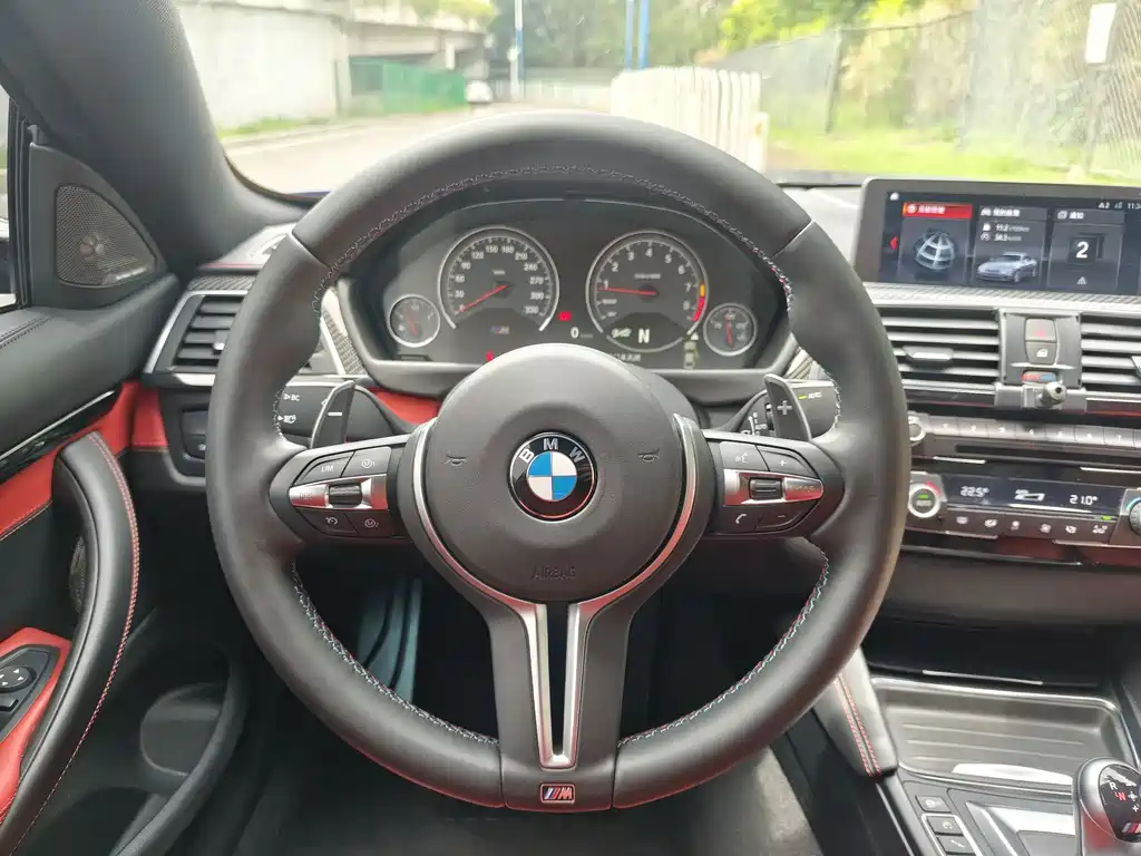 BMW M4 — фото 10