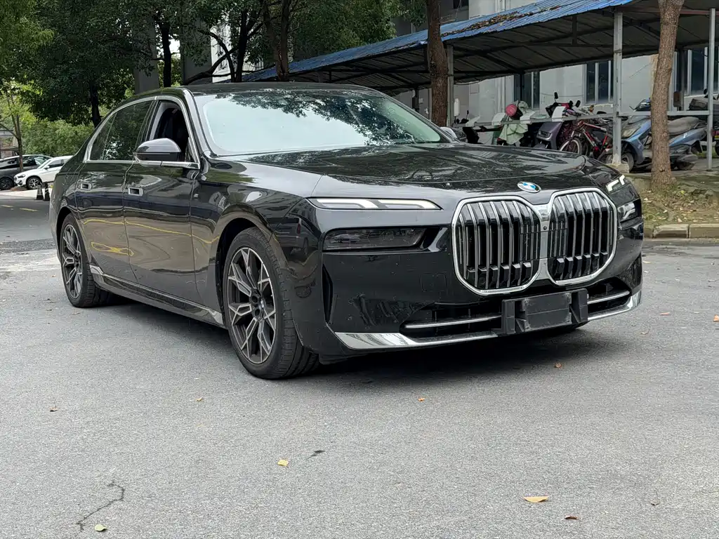 BMW 7 Series — фото 3