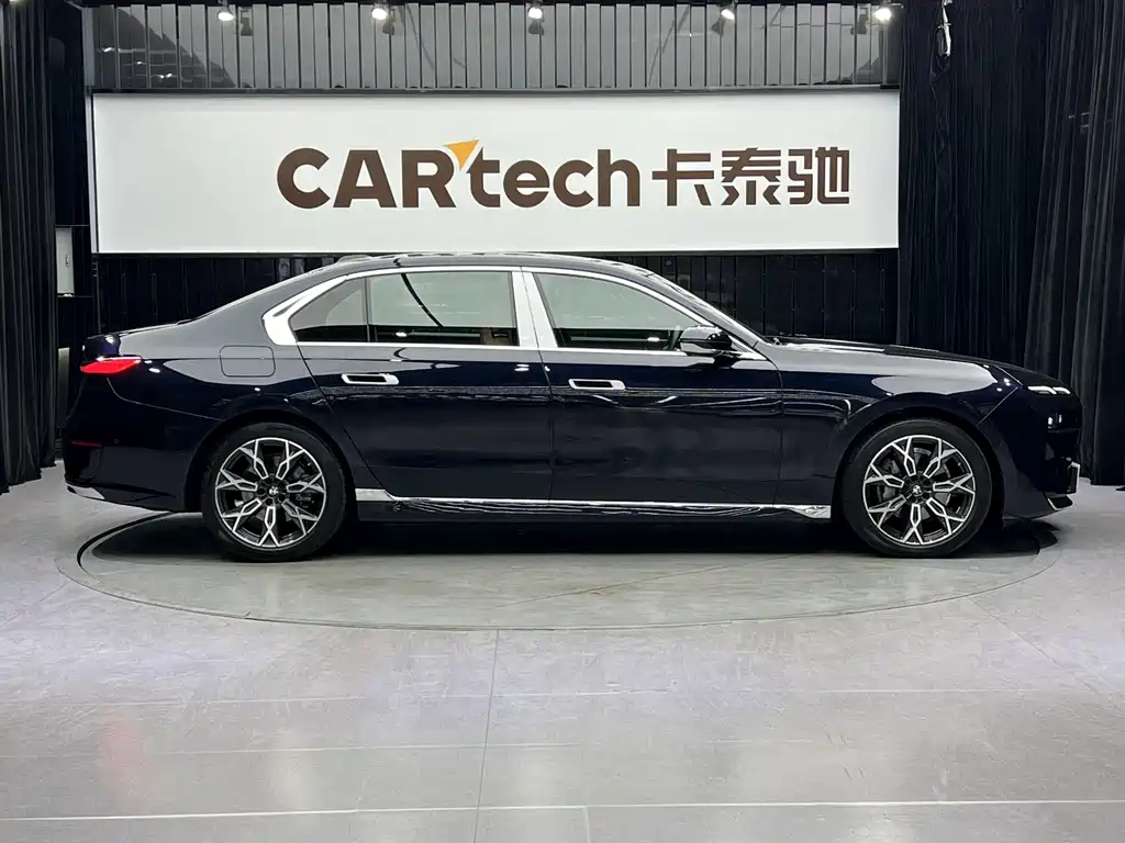 BMW 7 Series — фото 3