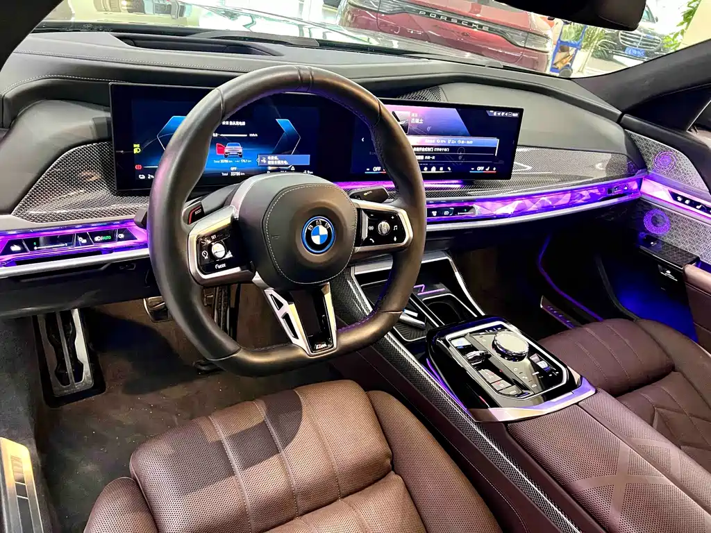 BMW i7 — фото 5