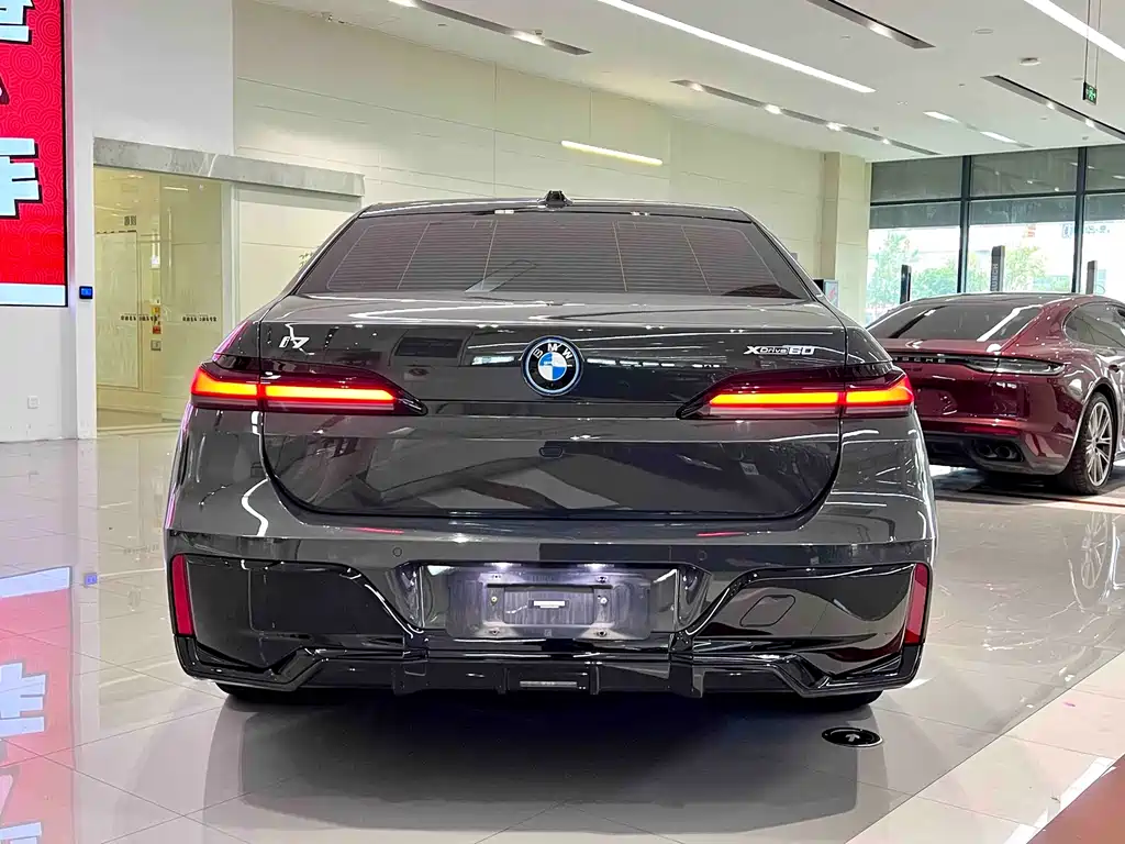 BMW i7 — фото 10