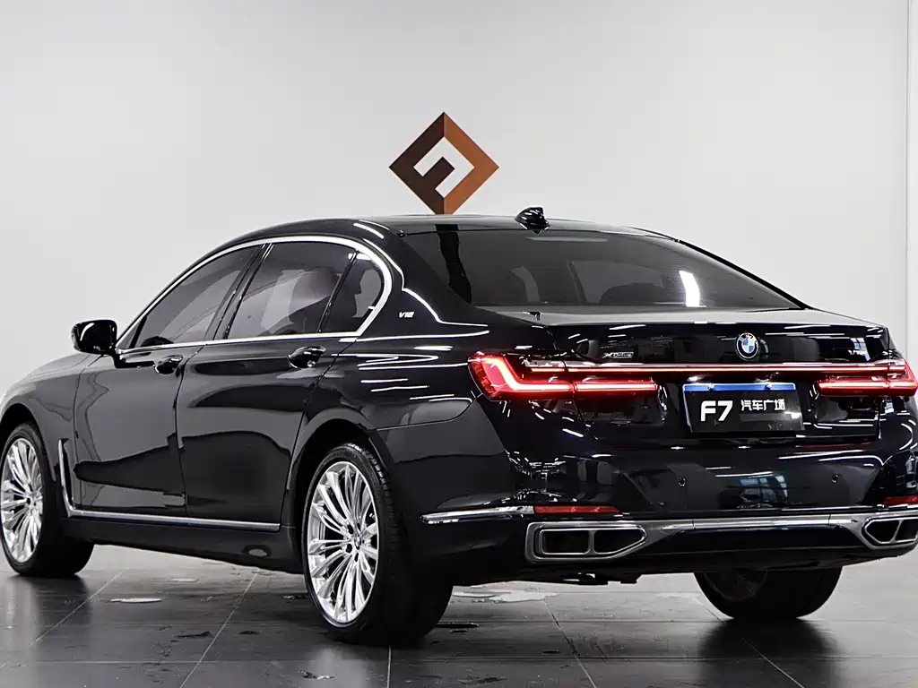 BMW 7 Series — фото 4