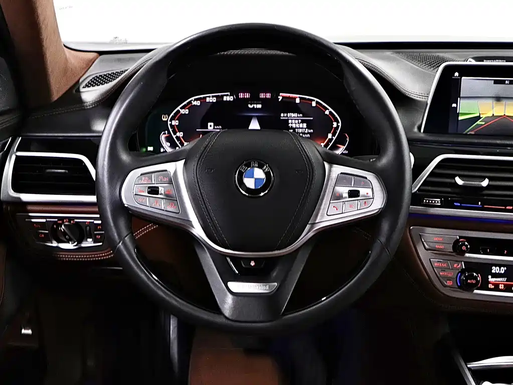 BMW 7 Series — фото 10