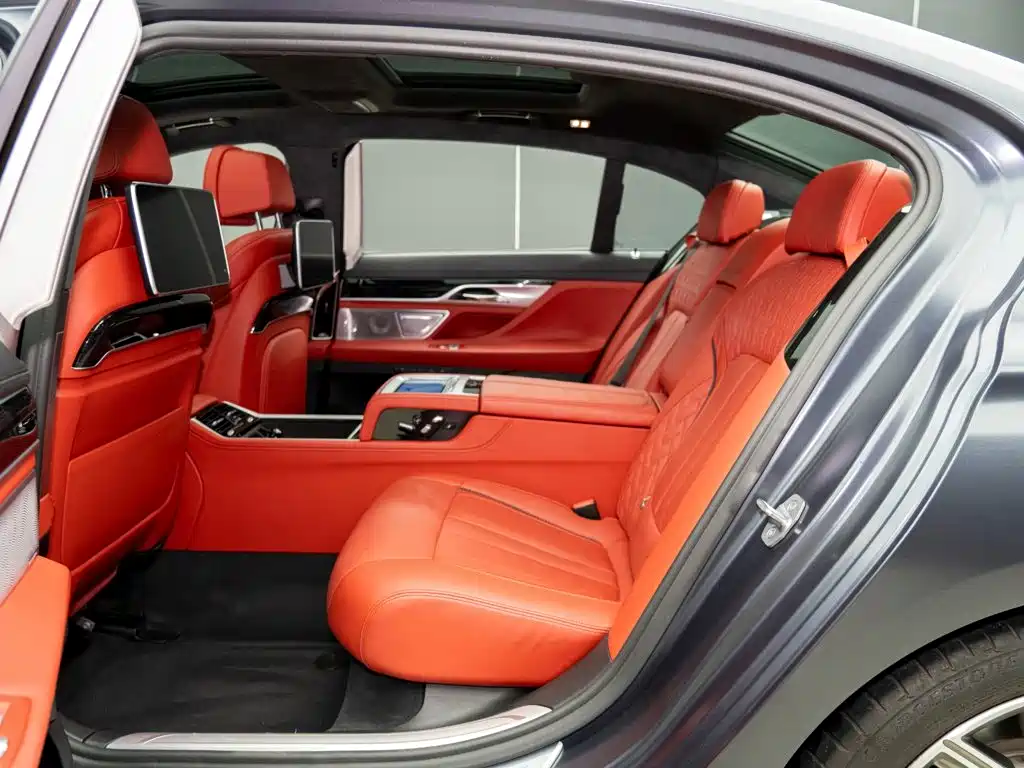 BMW 7 Series — фото 11