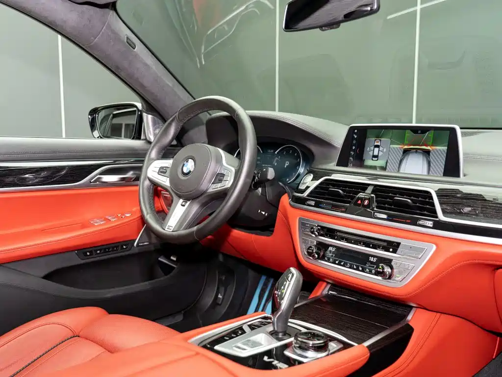 BMW 7 Series — фото 17