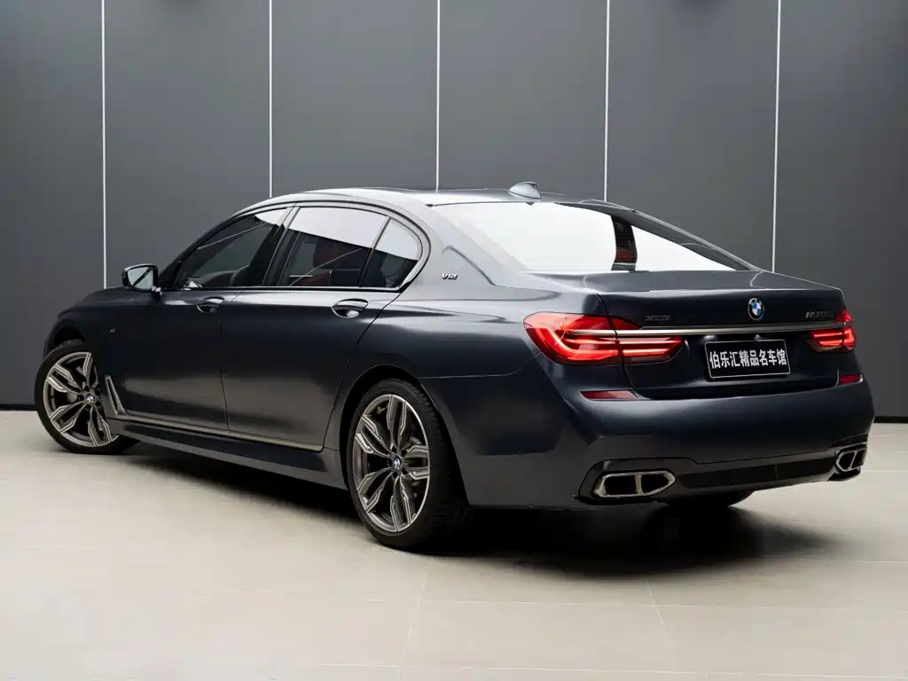 BMW 7 Series — фото 4
