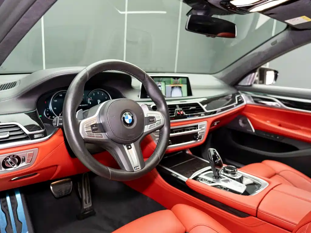 BMW 7 Series — фото 10