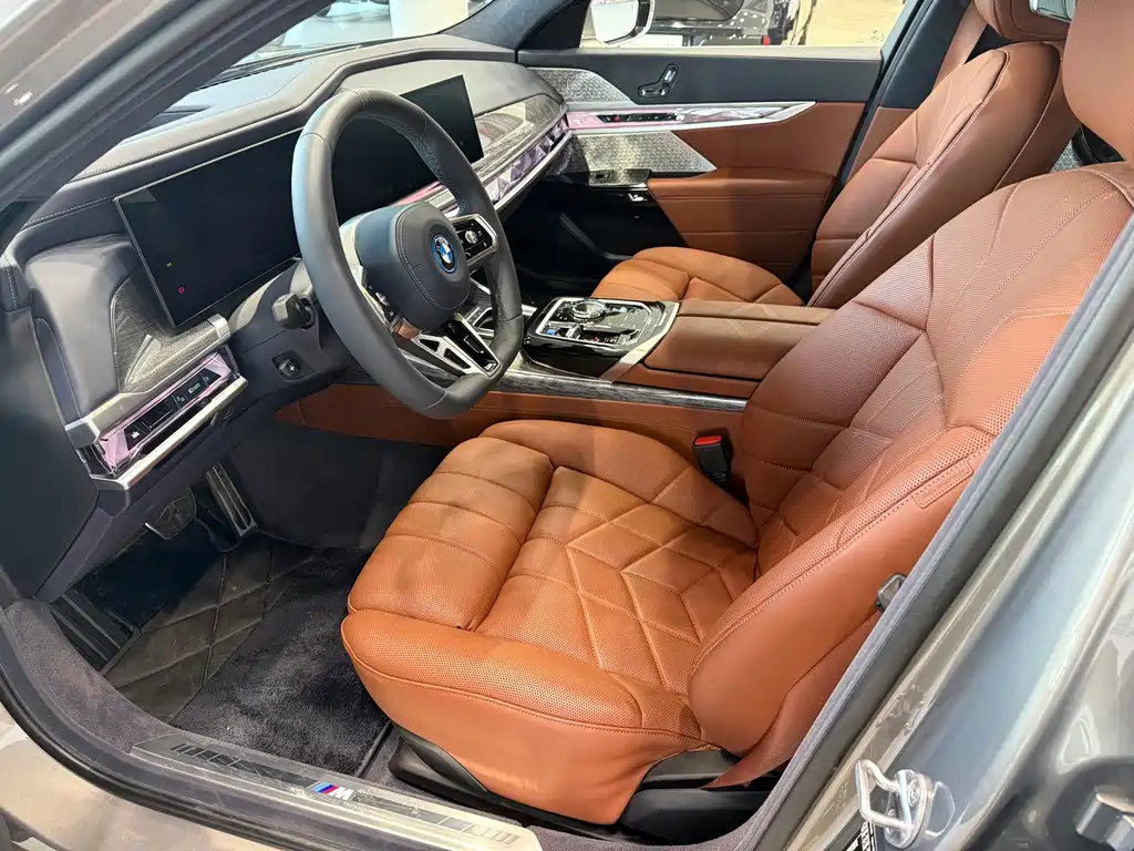 BMW i7 — фото 4