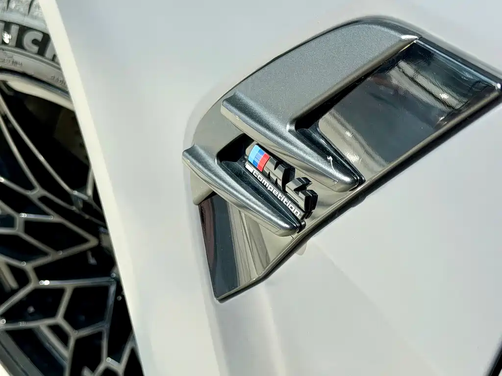 BMW M4 — фото 4