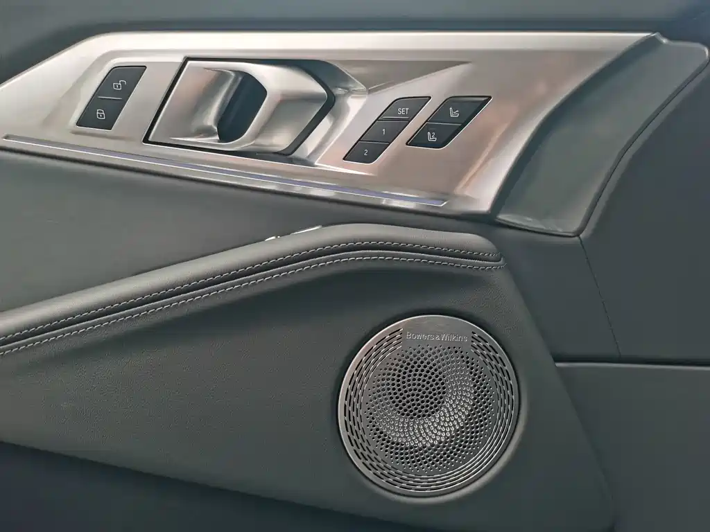 BMW XM — фото 23