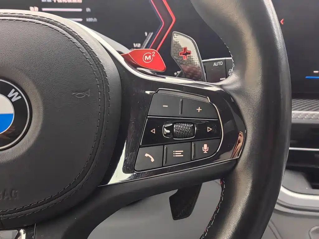 BMW XM — фото 17