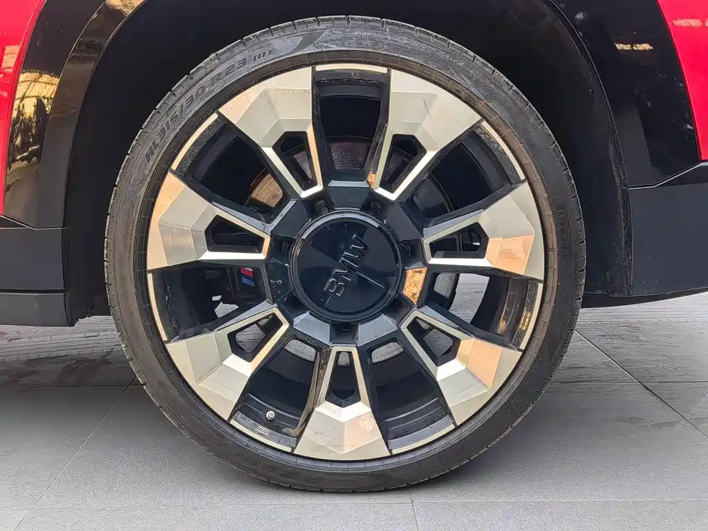 BMW XM — фото 8