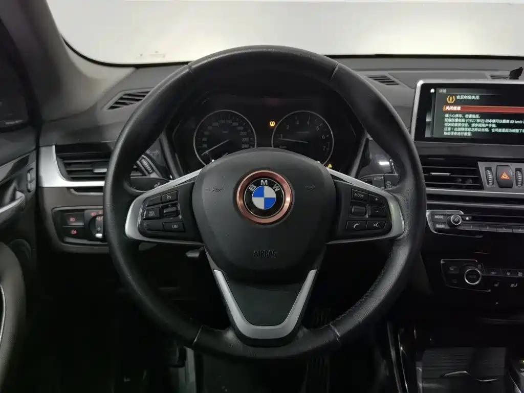 BMW X1 — фото 11