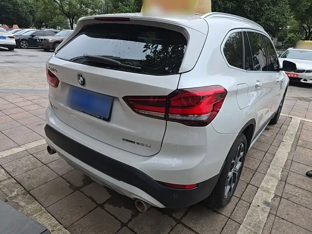 BMW X1 — фото 7