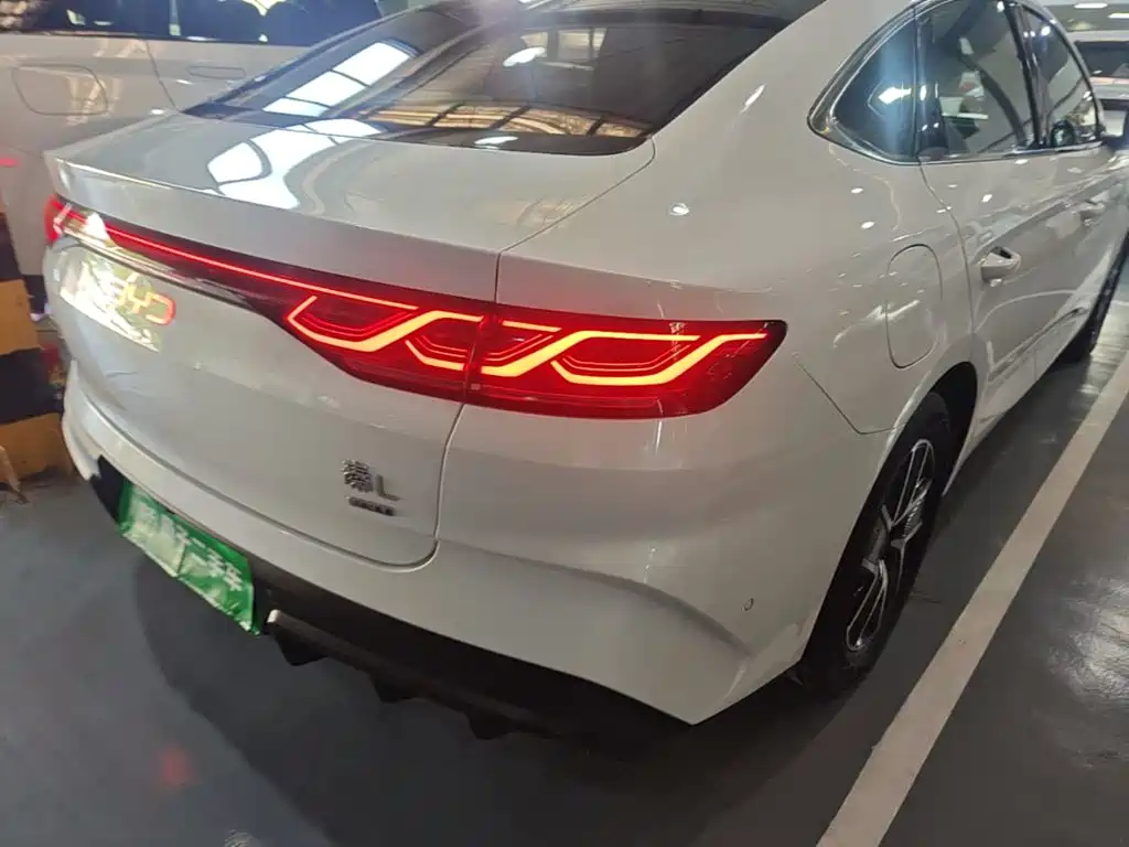 BYD Qin L — фото 8