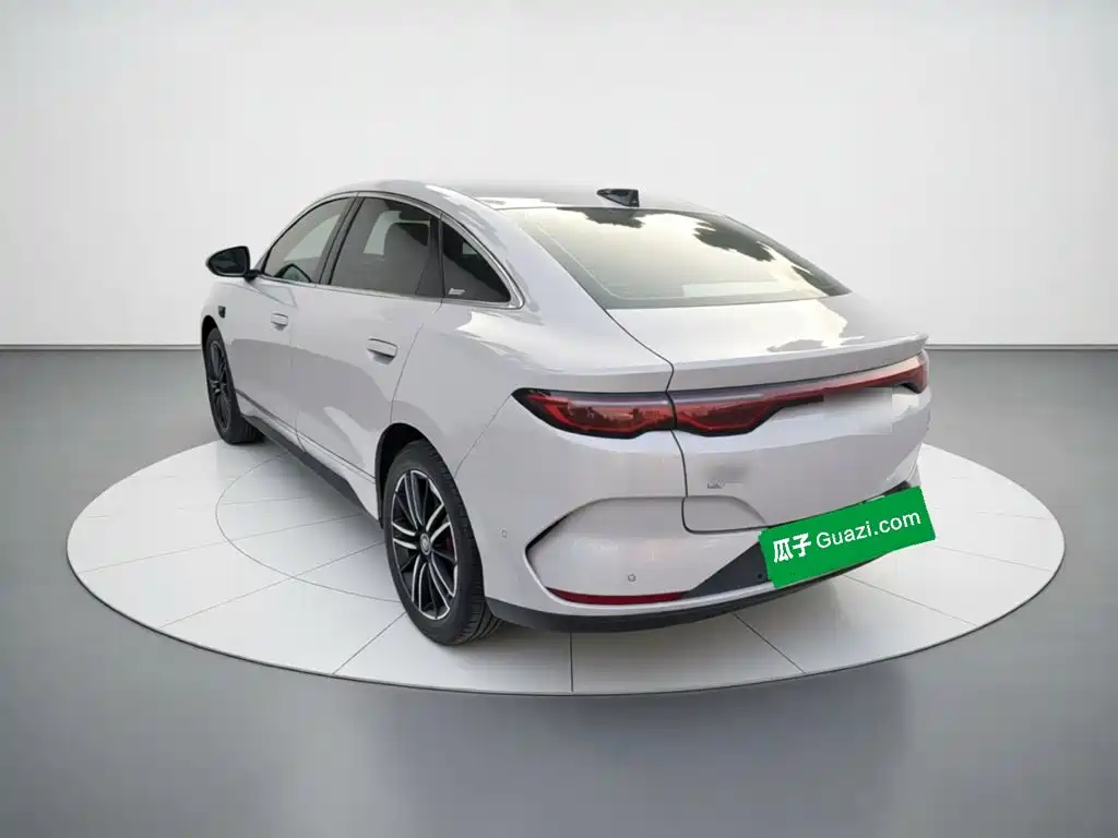 BYD Qin L — фото 4