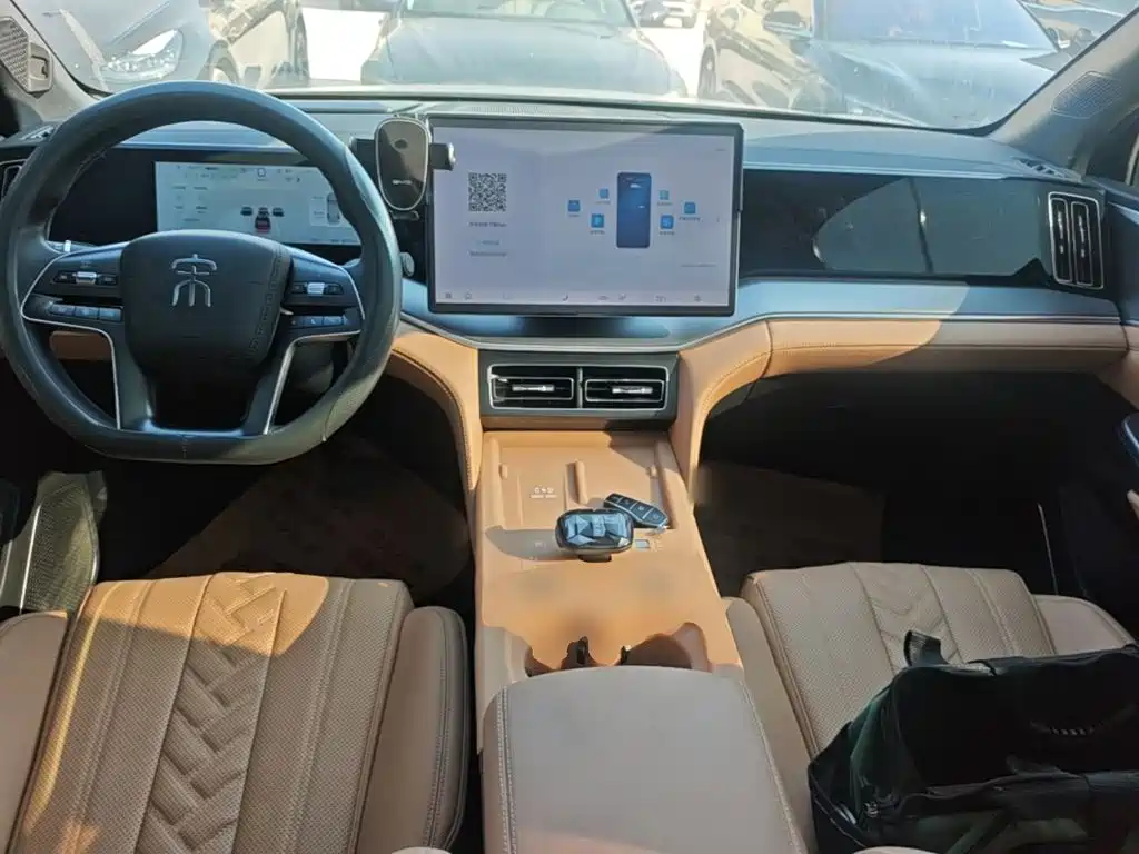 BYD L DM-i — фото 10