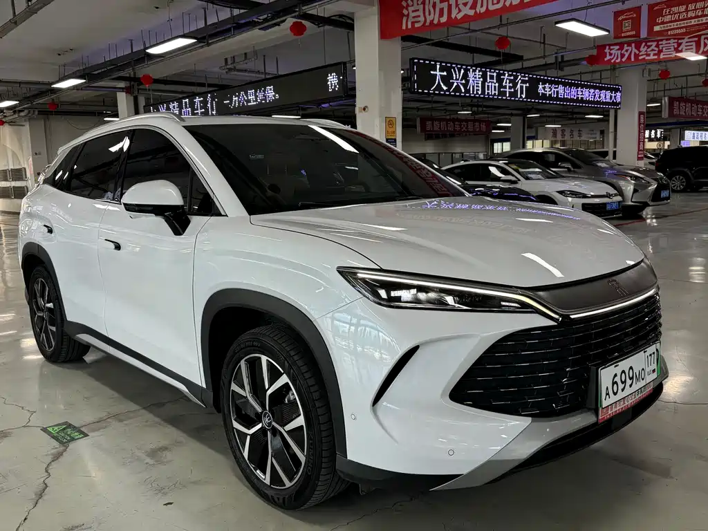 BYD L DM-i — фото 3