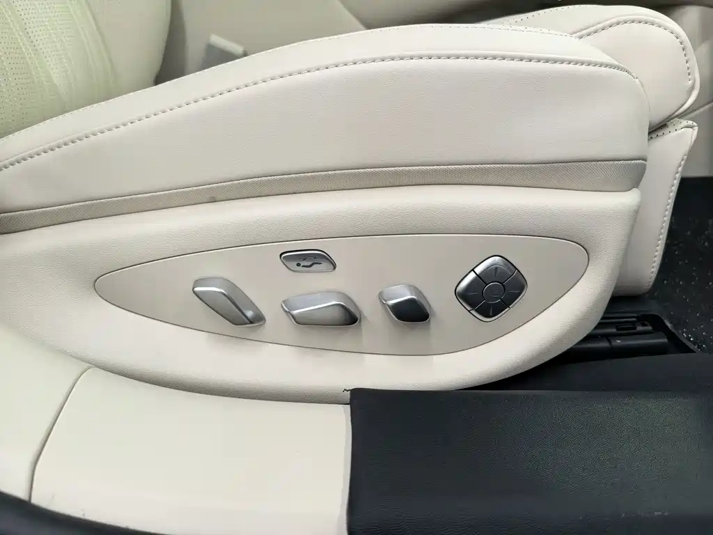 BYD Seal 08 — фото 21