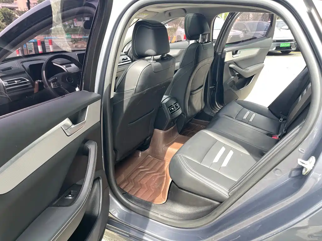 BYD Qin Pro NEV — фото 9